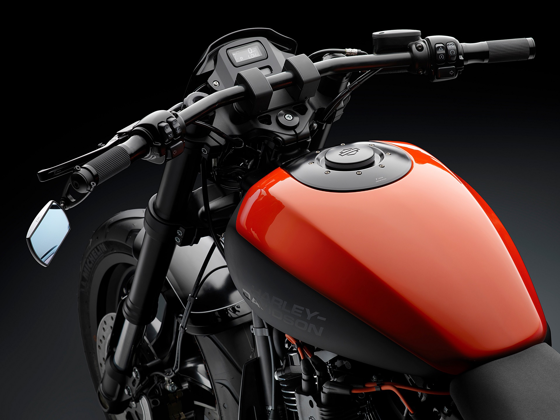 Rizoma SEVEN collection Harley-Davidson FXDR 114 RIZHD140BS 9